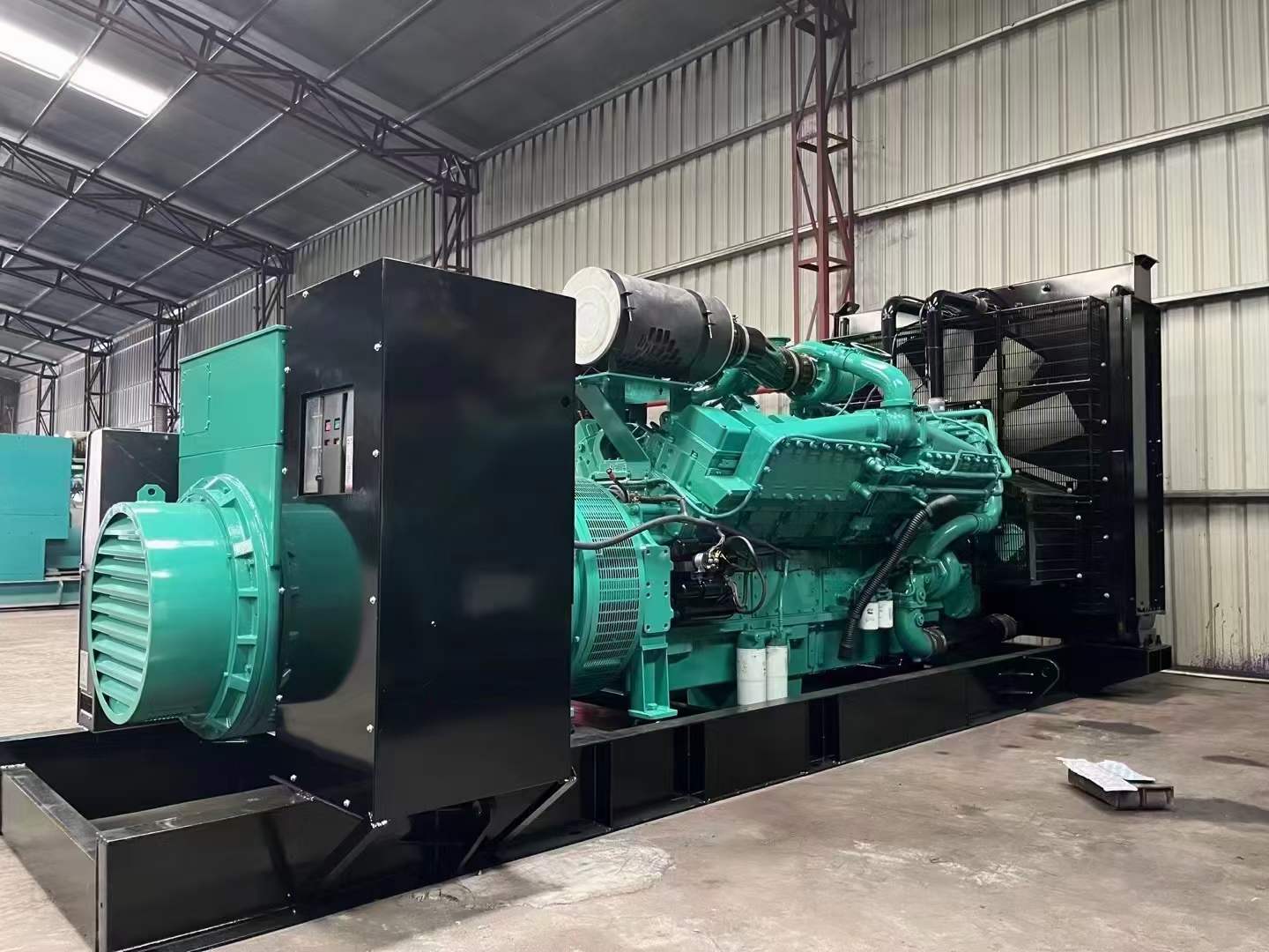 察哈尔右翼前如何降低 800kW 柴油发电机输出电流的波动？