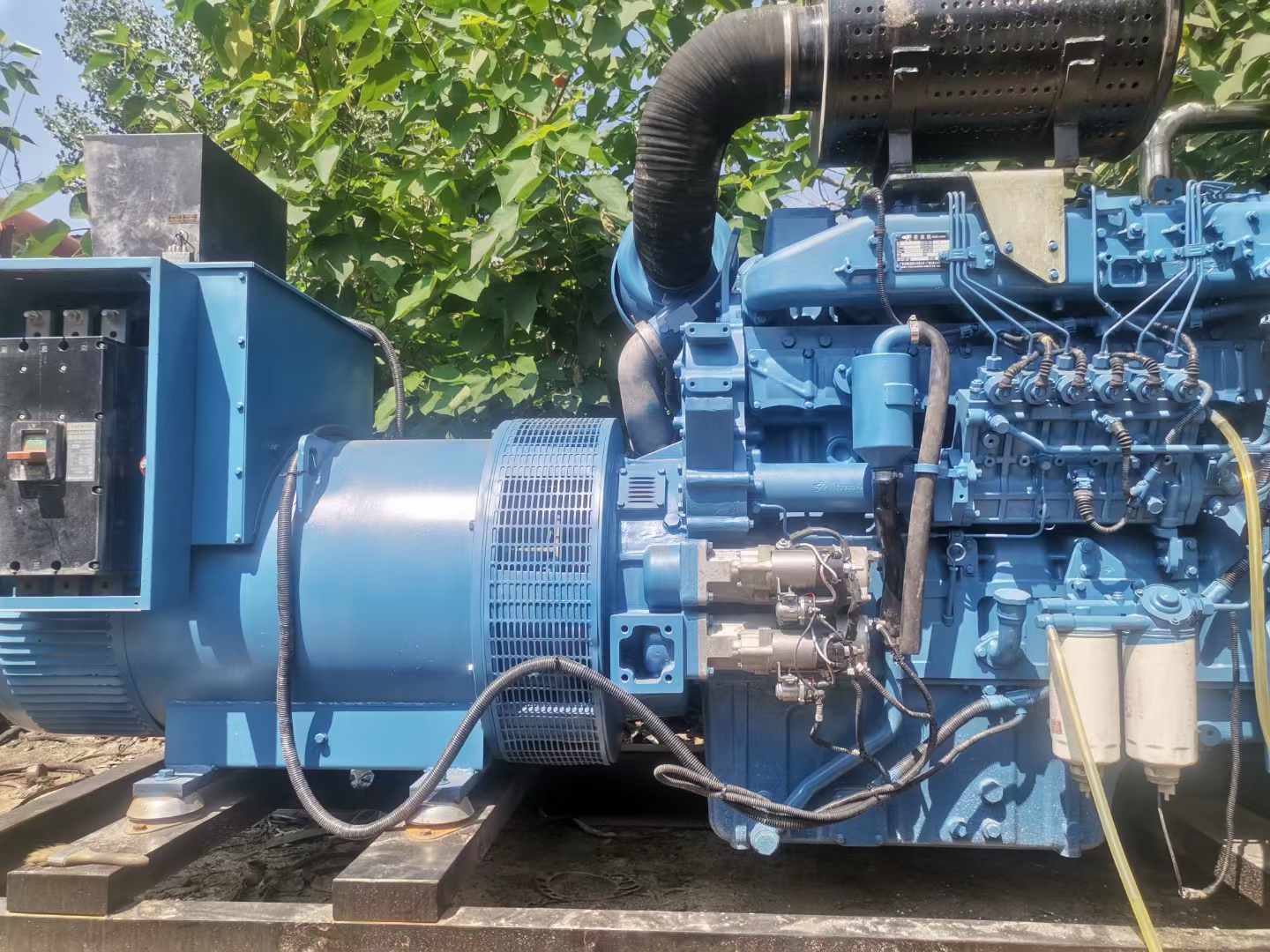 察哈尔右翼前详细说明降低 800kW 柴油发电机输出电流波动的方法