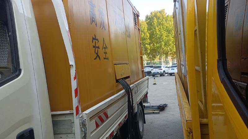 察哈尔右翼前如何判断柴油发电机组和UPS电源的切换时间是否符合要求？