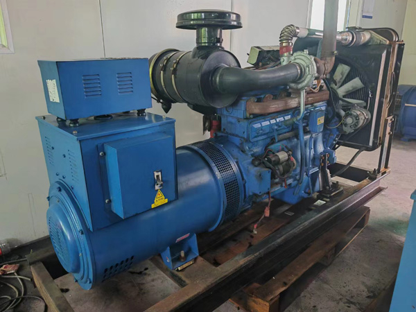 察哈尔右翼前100kW柴油发电机组使用多级机油有哪些优缺点？